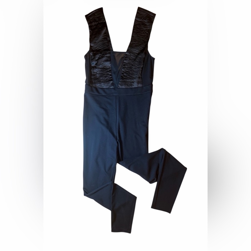 🔥 BEBE Jumpsuit Women’s Size Medium 🔥